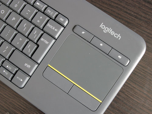 Logitech K400 Plus / fot. rtvManiaK.pl