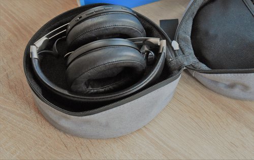 Sennheiser Momentum M3: złożone w etui / fot. techManiaK