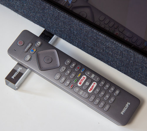 Pilot do Philips 55PUS8804 / fot. techManiaK.pl